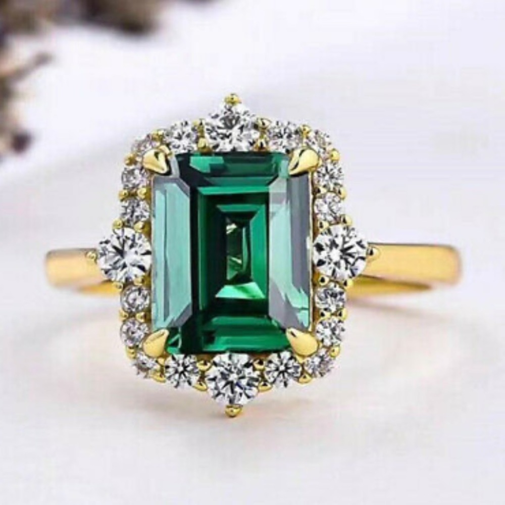 NWT Gorgeous18k yellow gold plated Emerald Ring size 6-10 - Picture 3 of 3